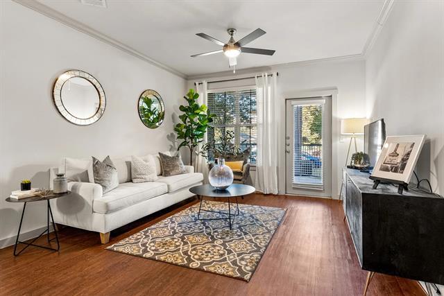 Building Photo - 10800 Lakeline Blvd