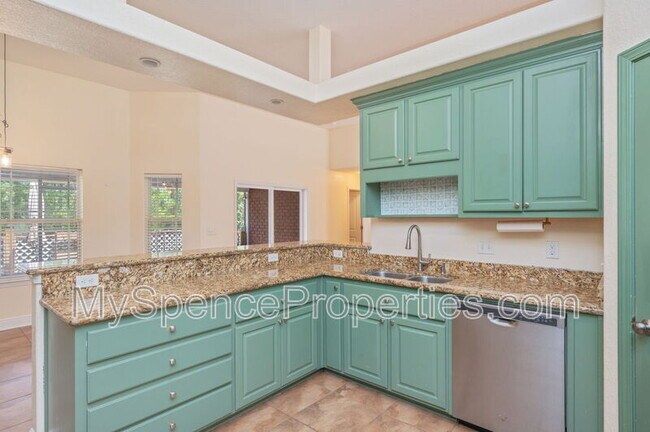 Building Photo - 618 Territory Ln