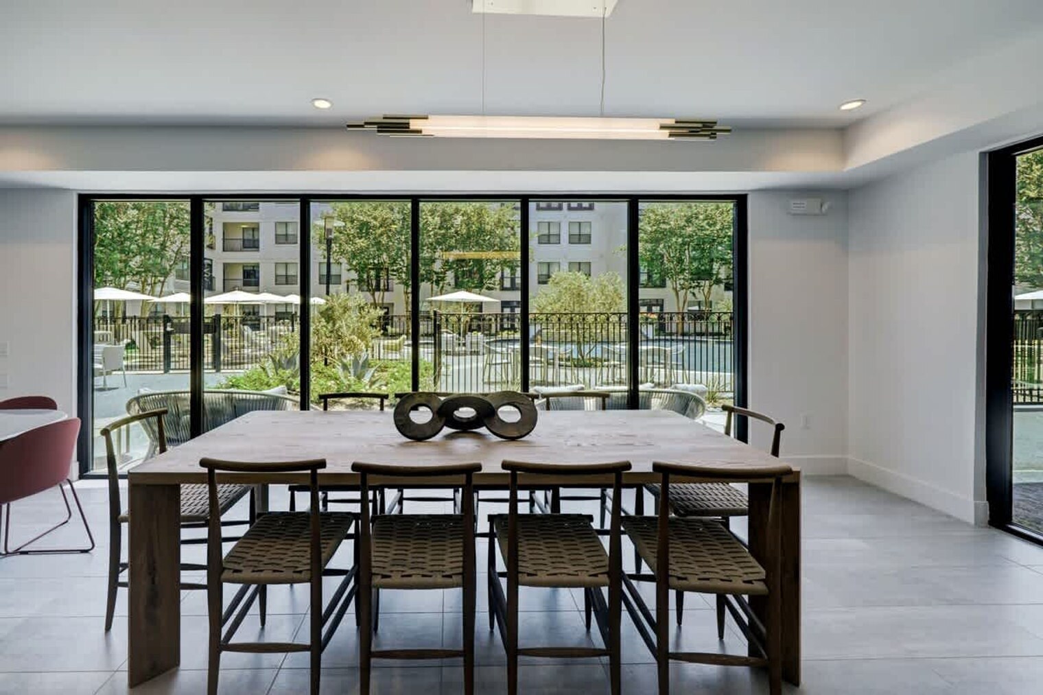 Building Photo - 2137 Pelham Dr