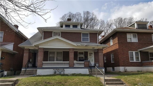 Primary Photo - 1105-1107 Grafton Ave