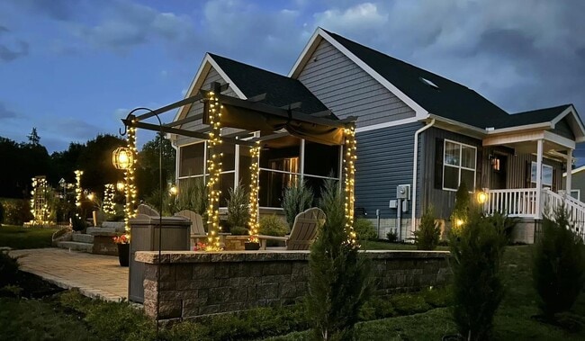 Building Photo - 2114 Pine View Dr