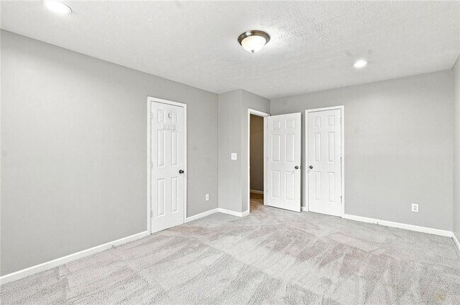 Building Photo - 5557 Clover Rise Ln