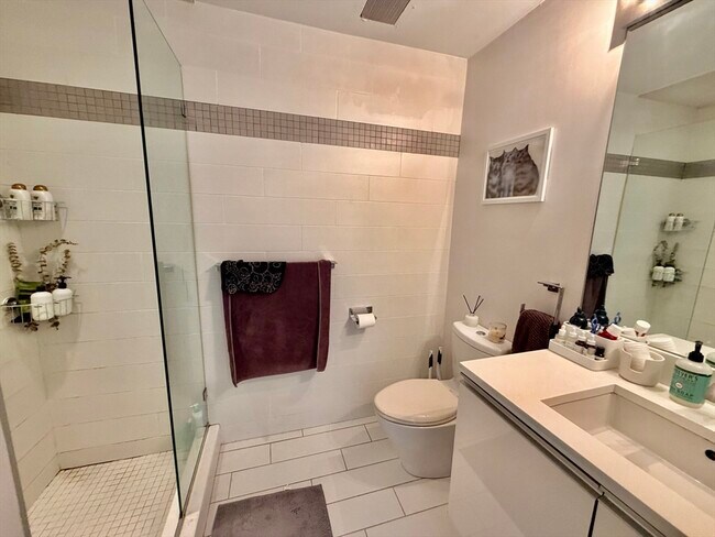 Building Photo - 1607 Tremont St