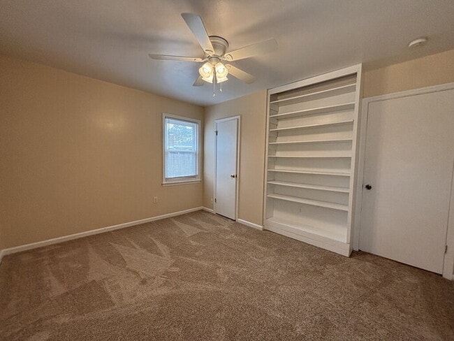 Building Photo - 115 Aylesbury Rd