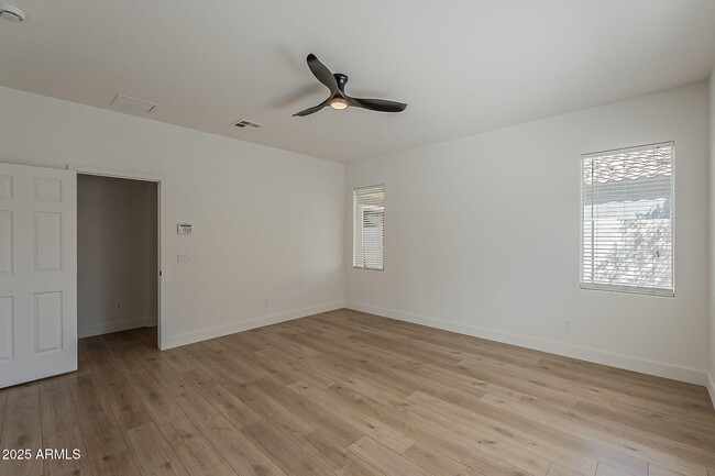 Building Photo - 3877 S Coach House Dr