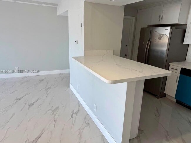 Building Photo - 1400 S Ocean Dr