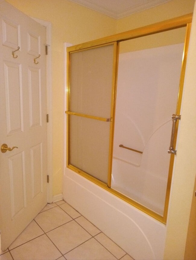 Building Photo - Now Available – 1-Level Condo in Alexandria, LA | $1,250/month