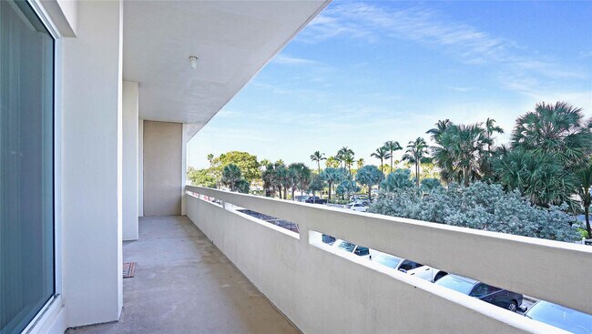 Building Photo - 4020 Galt Ocean Dr