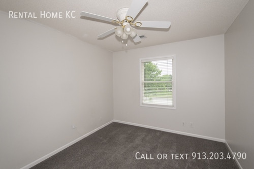 Building Photo - 9105 W 132nd Terrace