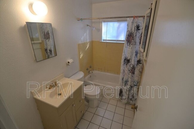 Building Photo - 12369 Palmyra Dr