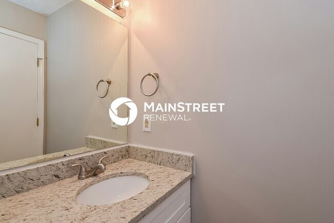 Building Photo - 4 Bedroom Pet-Friendly Home in Atlanta, GA with Main Street Renewal
