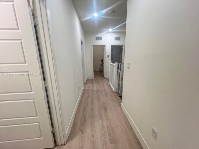 Building Photo - 15861 NW 90th Ct