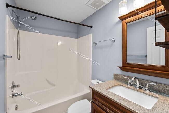 Building Photo - Charming 3-Bedroom Home with Attached Garage & Fenced Yard in North Portland