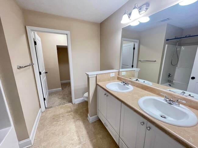 Building Photo - 528 Scenic Dr
