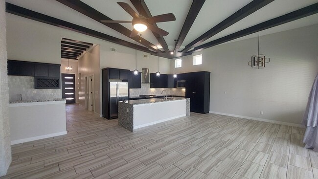 Building Photo - Beautiful 4 bedroom 2.5 bathroom home! READY NOW