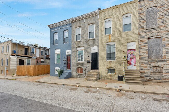 Building Photo - 2 Bedroom Rental In McElderry Park Vouchers Accepted and Poor Credit Considered