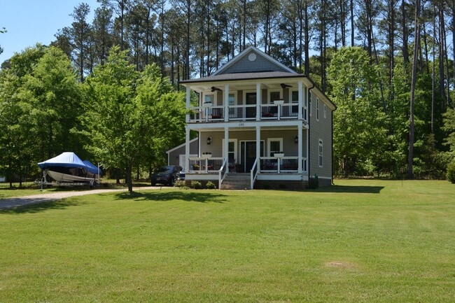 Building Photo - Charleston Charm on Lake Gaston -- HubQuar...
