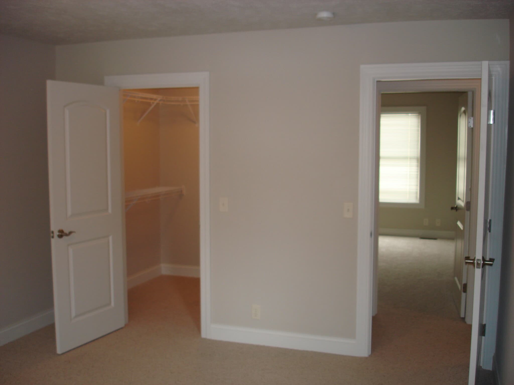 Building Photo - 960 Sautter Dr