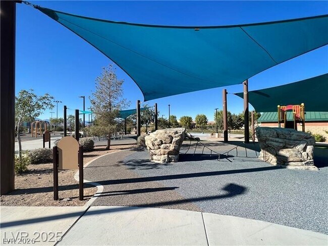 Building Photo - 2117 Thames View St