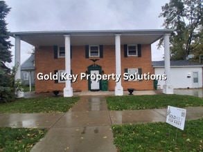 Building Photo - 1902 Rosemont Ave