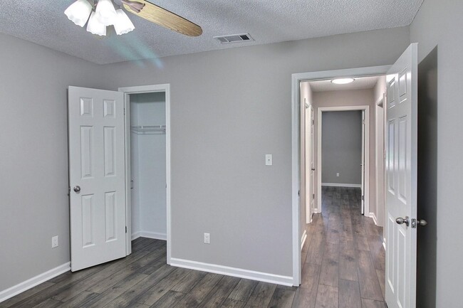 Building Photo - 244 Saybrook Cove