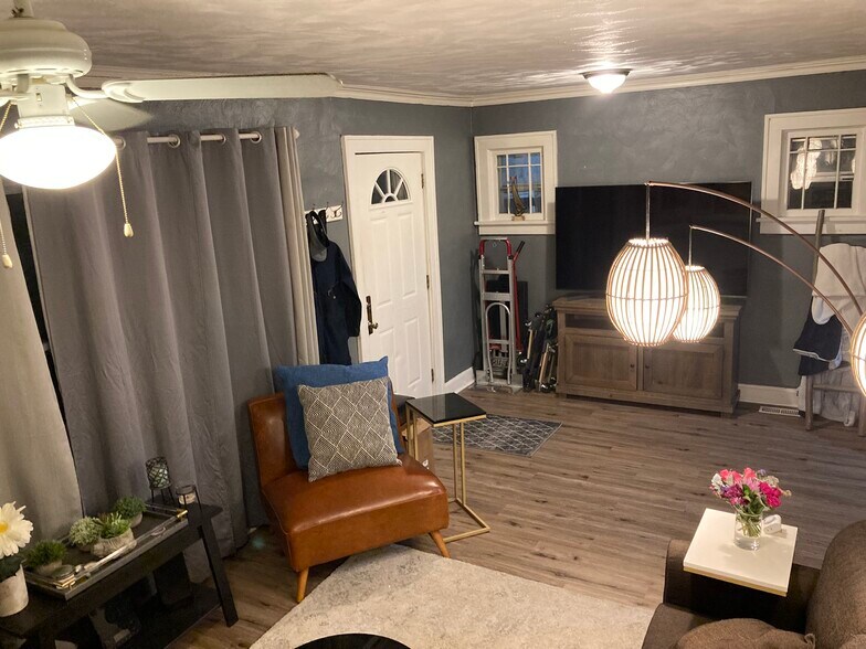 Building Photo - 5004 Euclid Ave