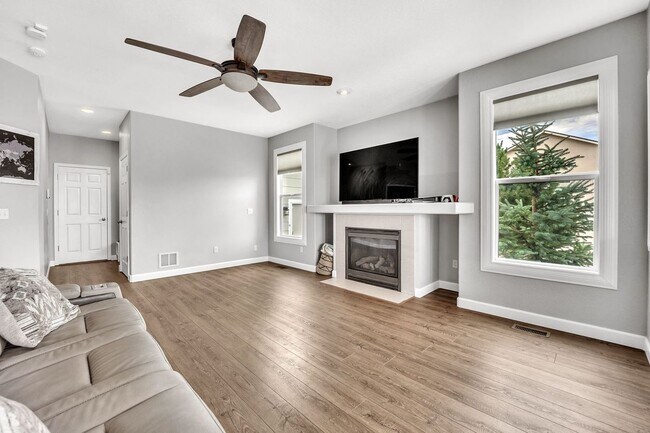 Building Photo - 9811 Carrington Dr