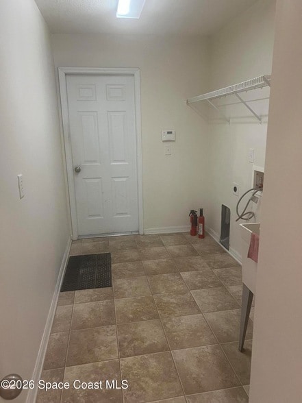 Building Photo - 241 Paquita Cir