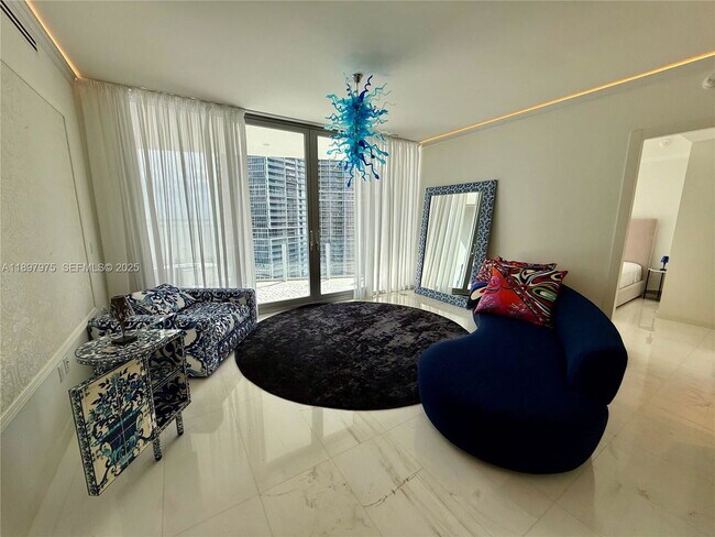 Building Photo - 300 Biscayne Blvd Way