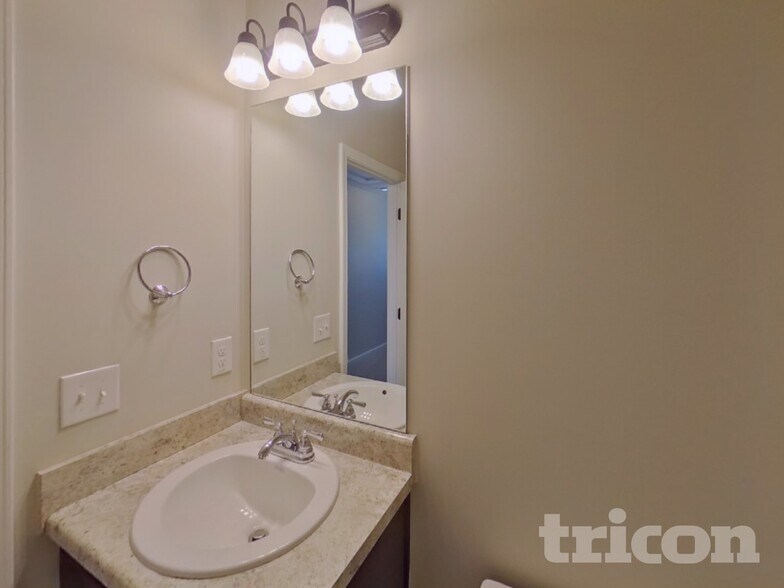 Building Photo - 11039 Shadow Creek Terrace