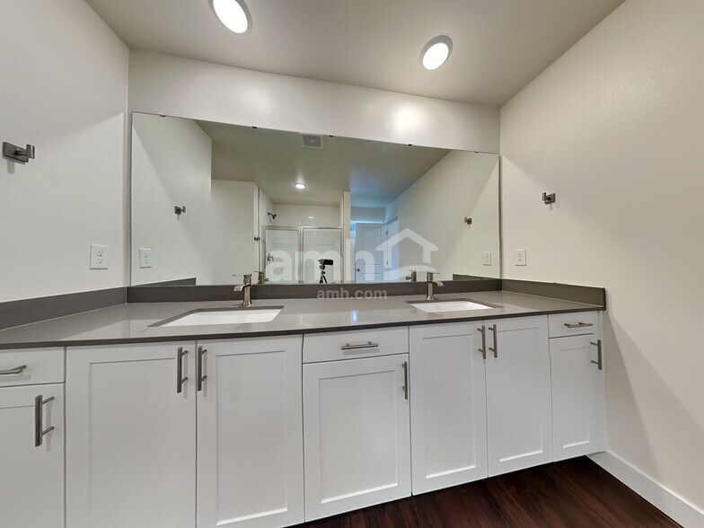 Building Photo - 7930 Verona Loop