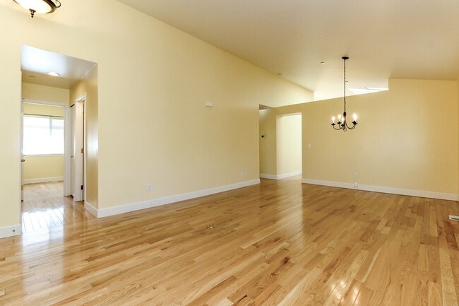 Building Photo - 1861 Palisade Blvd