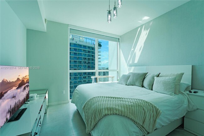 Building Photo - 1080 Brickell Ave