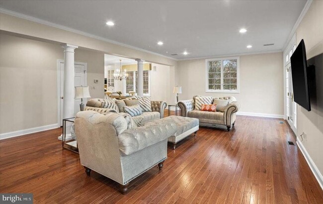 Building Photo - 12 Windermere Way