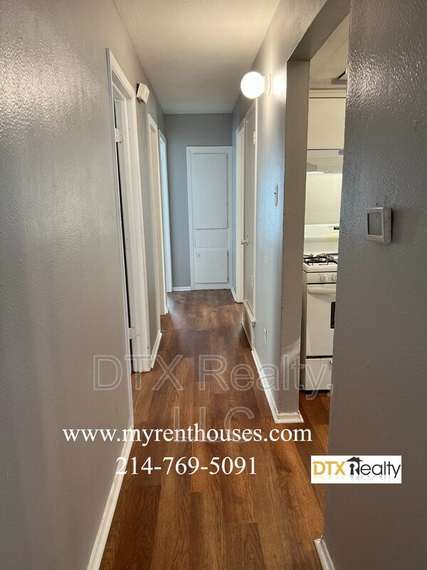 Building Photo - 4293 Leland College Dr