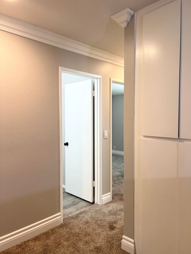 Building Photo - 4 Bed/ 3 Bath Yorba Linda Home with 2 Car Garage