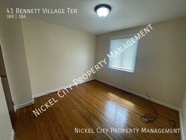 Building Photo - 41 Bennett Village Terrace