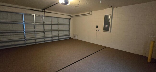 Building Photo - 4085 SW 49th Ave