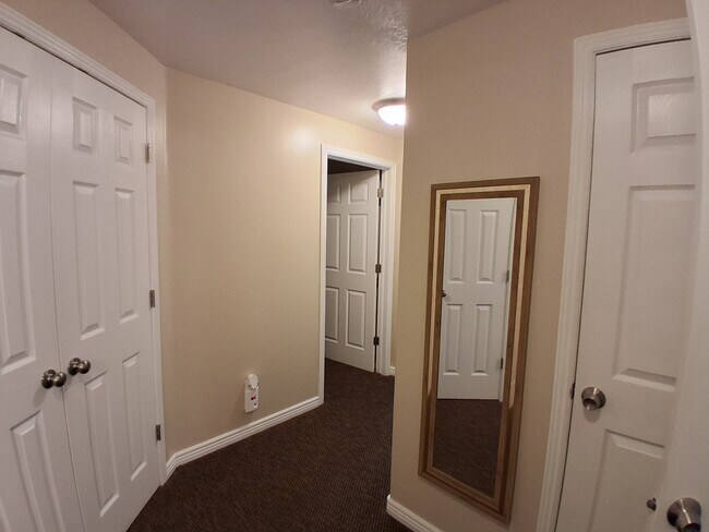 Building Photo - 509 Belmont Pl