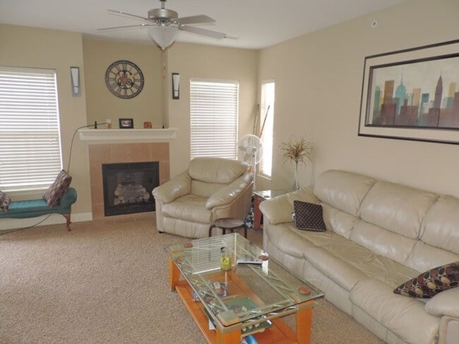 Building Photo - $2000 | 3 Bedroom, 2 Bathroom Condo | No P...