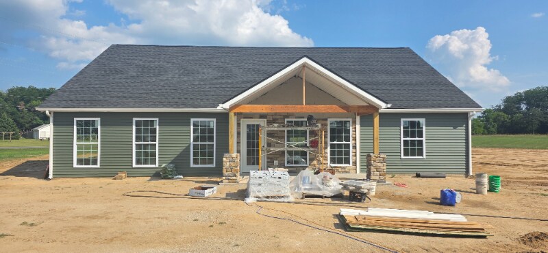 Building Photo - 2975 E Valley Rd