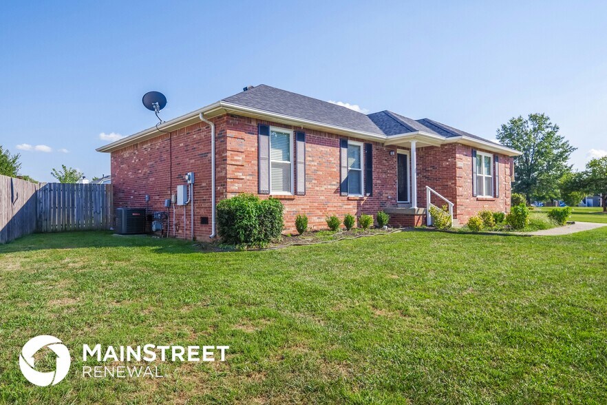 Building Photo - 5220 Plume Dr