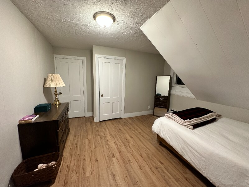 Building Photo - 34 Brook St