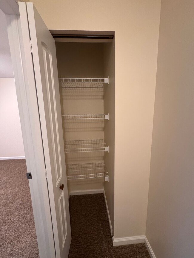 Building Photo - 4759 Logan Arms Dr