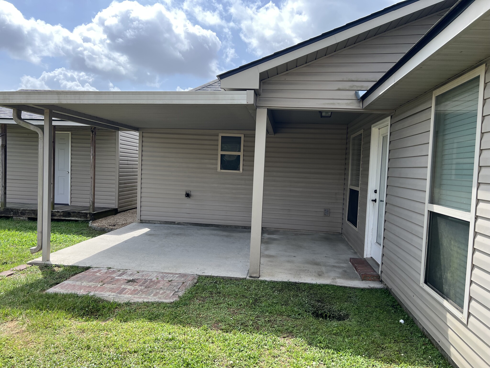 Covered Porch - 9417 Lockhart Rd