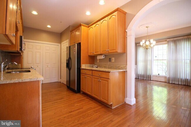 Building Photo - 6032 Kelsey Ct