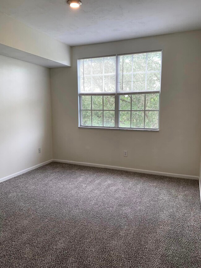 Building Photo - 1080 Bella Vista Blvd