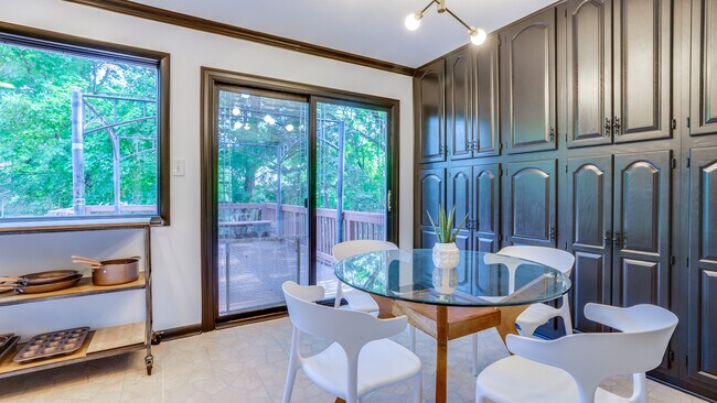 Kitchen - 15012 Olddale Rd