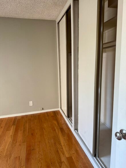 Guest Bedroom - 1115 Cordova St