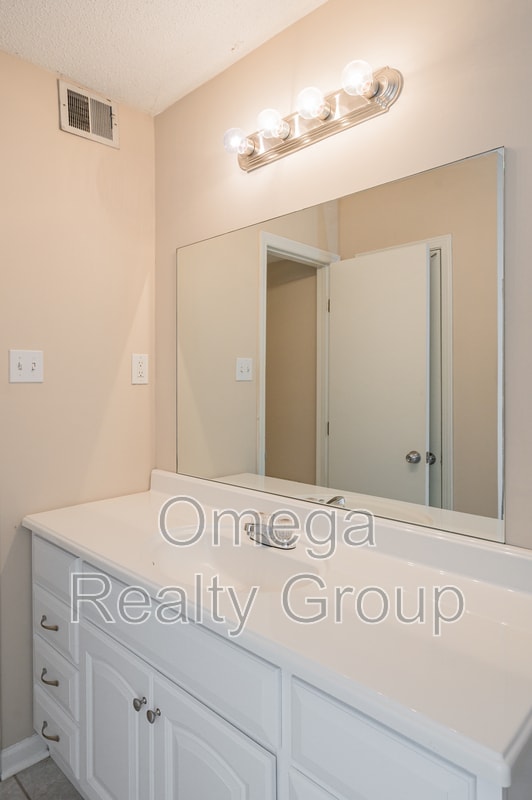 Building Photo - 3314 Warringwood Dr